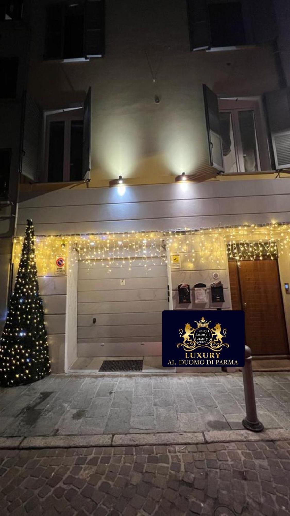 Luxury 1 Al Duomo Di Parma Apartment Ngoại thất bức ảnh