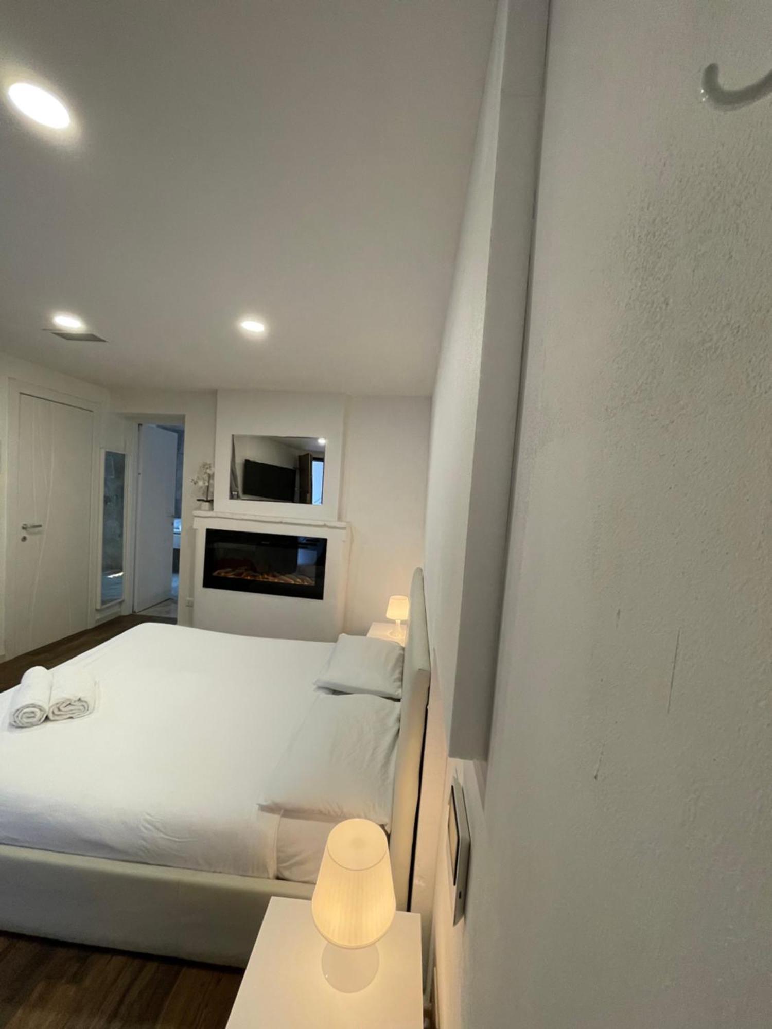 Luxury 1 Al Duomo Di Parma Apartment Ngoại thất bức ảnh